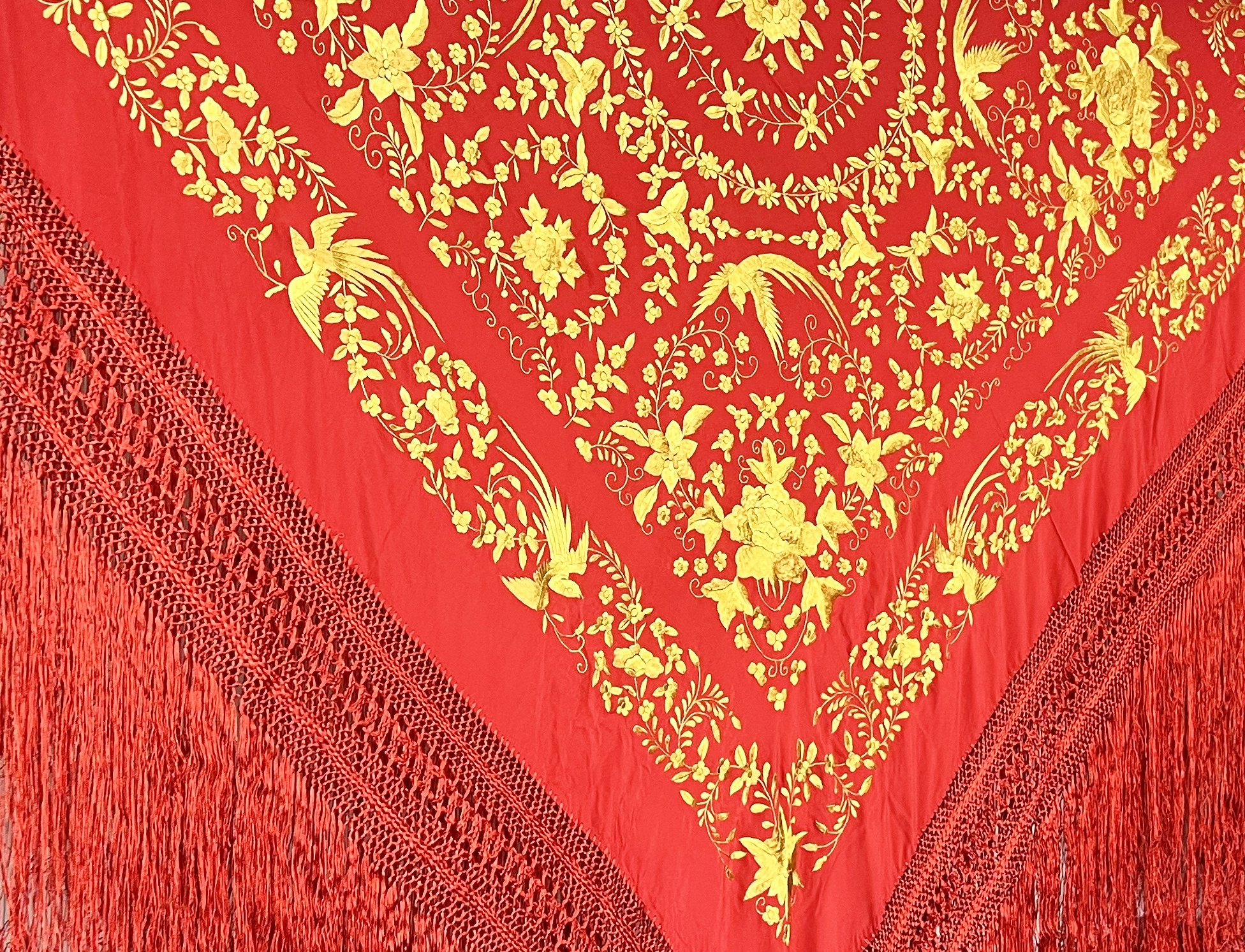 [新品] フラメンコ　シルク製マントン　赤xゴールド刺繍